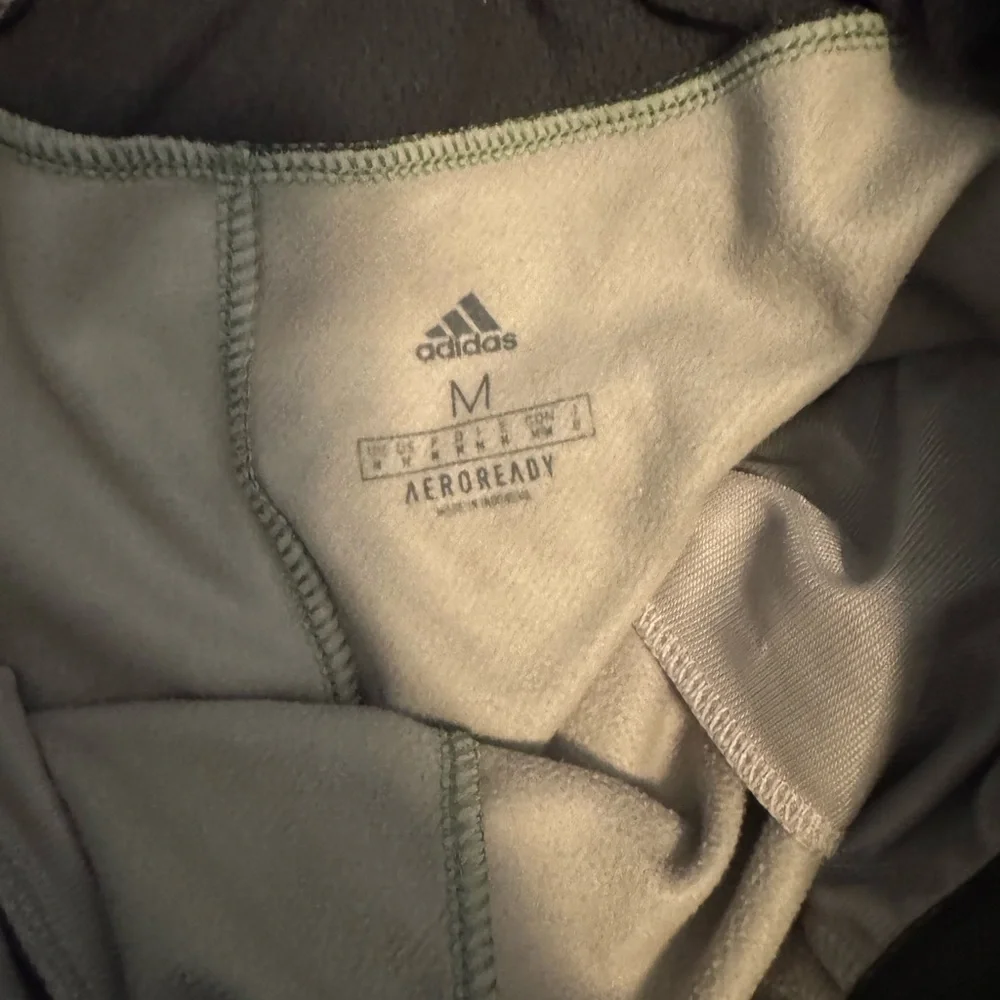 New Adidas Continent Camo Crop Fleece Pants Gray Green Men's medium A